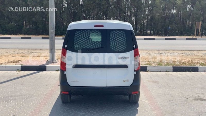 Big with watermark renault 19 ashanti import dubai 42498