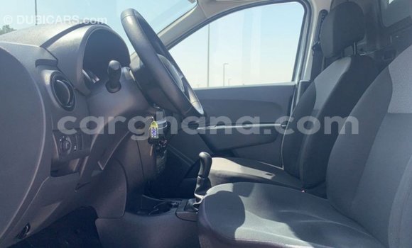 Ra Imported Renault 19 funfun Ọkọ̀ in Import - Dubai ni Ashanti Ra Imported Renault 19 funfun Ọkọ̀ in Import - Dubai ni Ashanti