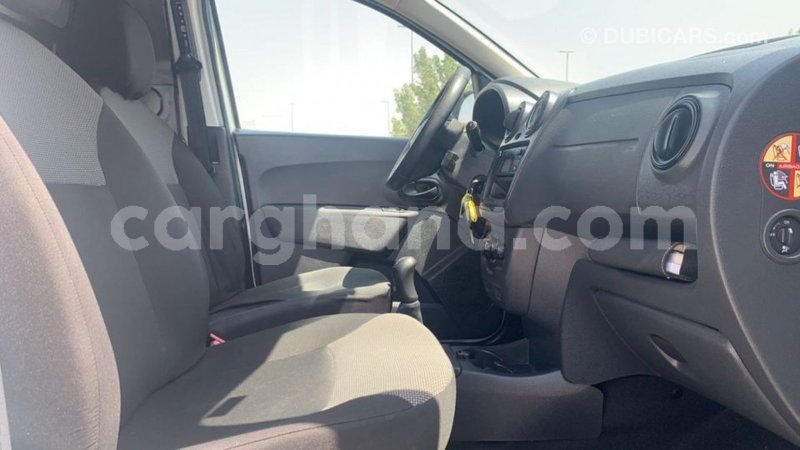 Big with watermark renault 19 ashanti import dubai 42498