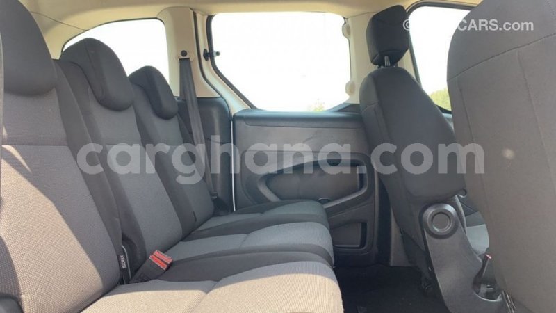 Big with watermark peugeot partner ashanti import dubai 42500