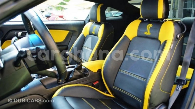 Big with watermark ford mustang ashanti import dubai 42501