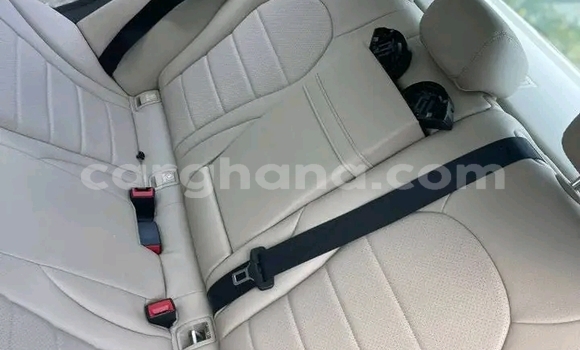 Buy Used Mercedes‒Benz 300CD White Car in Accra in Greater Accra Buy Used Mercedes‒Benz 300CD White Car in Accra in Greater Accra