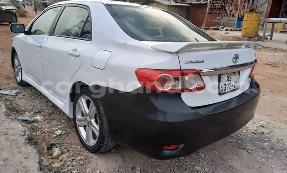 Ra Àlòkù Toyota Corolla funfun Ọkọ̀ in Accra ni Greater Accra Ra Àlòkù Toyota Corolla funfun Ọkọ̀ in Accra ni Greater Accra