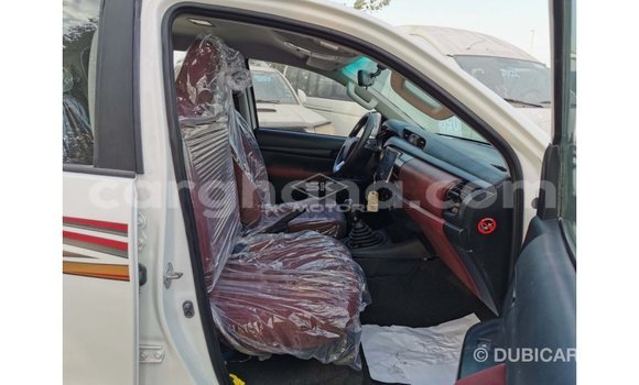 Ra Imported Toyota Hilux funfun Ọkọ̀ in Import - Dubai ni Ashanti Ra Imported Toyota Hilux funfun Ọkọ̀ in Import - Dubai ni Ashanti