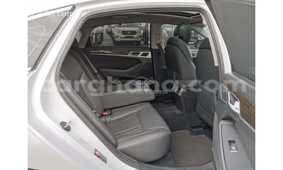 Buy Import Hyundai Genesis White Car in Import - Dubai in Ashanti Buy Import Hyundai Genesis White Car in Import - Dubai in Ashanti