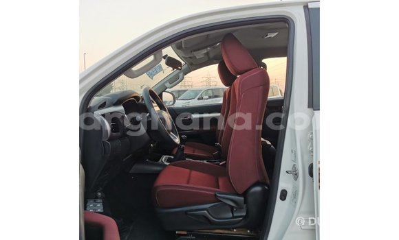 Ra Imported Toyota Hilux funfun Ọkọ̀ in Import - Dubai ni Ashanti Ra Imported Toyota Hilux funfun Ọkọ̀ in Import - Dubai ni Ashanti