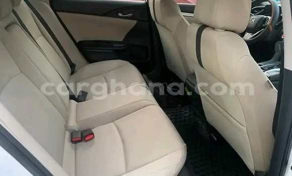 Sayi Na hannu Honda Civic White Mota in Accra a Greater Accra Sayi Na hannu Honda Civic White Mota in Accra a Greater Accra