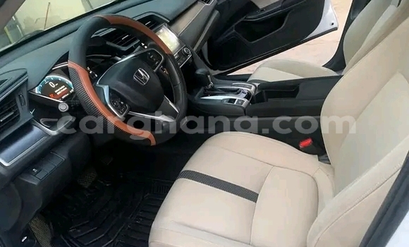 Sayi Na hannu Honda Civic White Mota in Accra a Greater Accra Sayi Na hannu Honda Civic White Mota in Accra a Greater Accra
