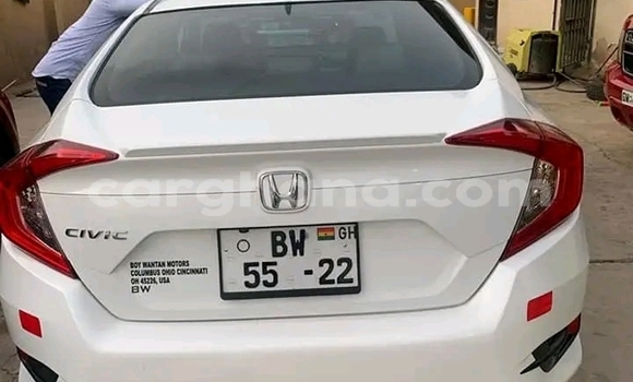 Sayi Na hannu Honda Civic White Mota in Accra a Greater Accra Sayi Na hannu Honda Civic White Mota in Accra a Greater Accra