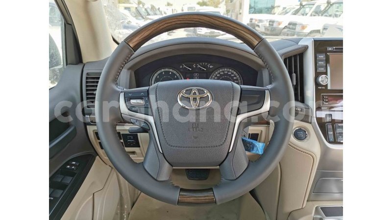 Big with watermark toyota land cruiser ashanti import dubai 42615