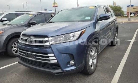 Buy Used Toyota Highlander Blue Car in Accra in Greater Accra