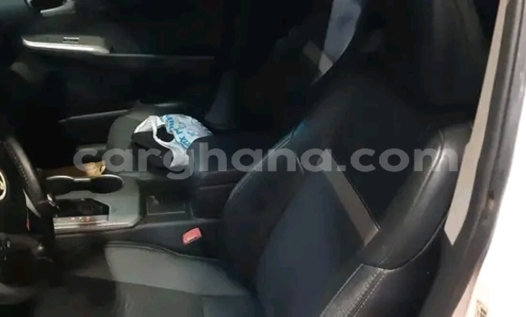 Sayi Na hannu Toyota Camry White Mota in Accra a Greater Accra Sayi Na hannu Toyota Camry White Mota in Accra a Greater Accra