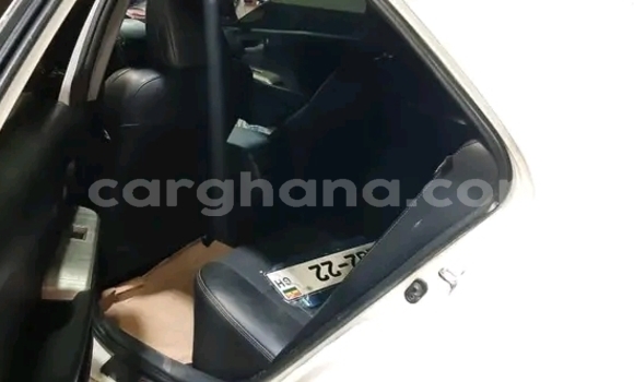 Sayi Na hannu Toyota Camry White Mota in Accra a Greater Accra Sayi Na hannu Toyota Camry White Mota in Accra a Greater Accra