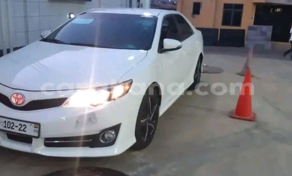 Sayi Na hannu Toyota Camry White Mota in Accra a Greater Accra Sayi Na hannu Toyota Camry White Mota in Accra a Greater Accra