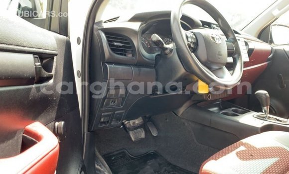 Ra Imported Toyota Hilux funfun Ọkọ̀ in Import - Dubai ni Ashanti Ra Imported Toyota Hilux funfun Ọkọ̀ in Import - Dubai ni Ashanti