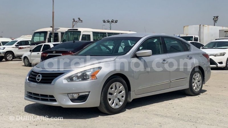 Big with watermark nissan altima ashanti import dubai 42660