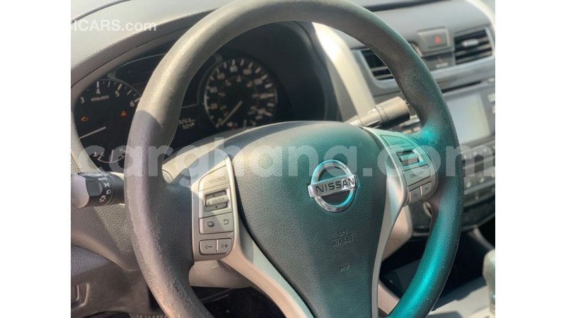 Big with watermark nissan altima ashanti import dubai 42660