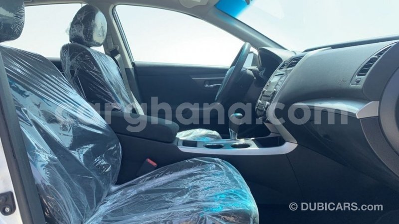 Big with watermark nissan altima ashanti import dubai 42660