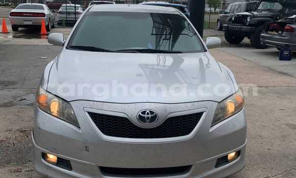 Sayi Na hannu Toyota Camry Azurfa Mota in Accra a Greater Accra