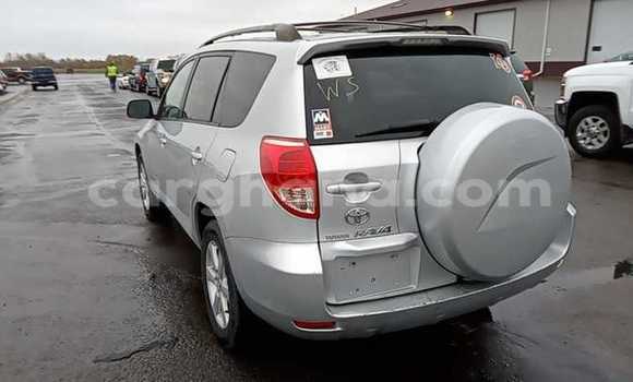 Sayi Na hannu Toyota RAV4 Azurfa Mota in Accra a Greater Accra Sayi Na hannu Toyota RAV4 Azurfa Mota in Accra a Greater Accra