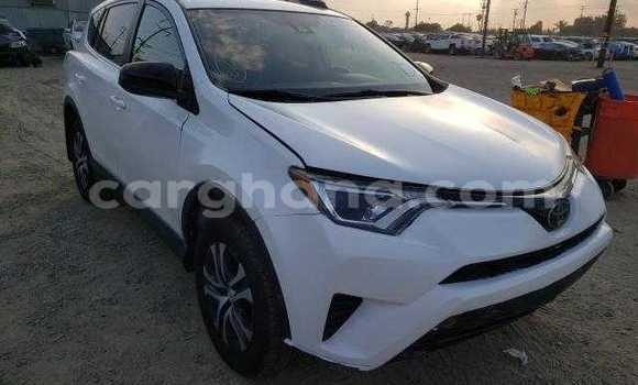 Sayi Na hannu Toyota RAV4 White Mota in Accra a Greater Accra Sayi Na hannu Toyota RAV4 White Mota in Accra a Greater Accra