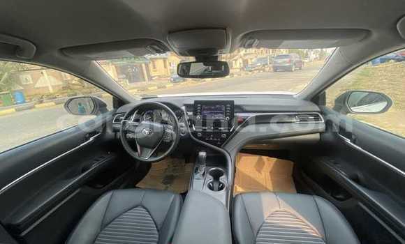 Sayi Na hannu Toyota Camry White Mota in Accra a Greater Accra Sayi Na hannu Toyota Camry White Mota in Accra a Greater Accra