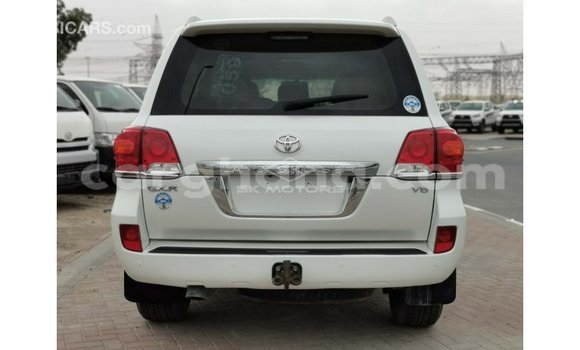 Buy Import Toyota Land Cruiser White Car in Import - Dubai in Ashanti Buy Import Toyota Land Cruiser White Car in Import - Dubai in Ashanti