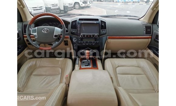 Buy Import Toyota Land Cruiser White Car in Import - Dubai in Ashanti Buy Import Toyota Land Cruiser White Car in Import - Dubai in Ashanti