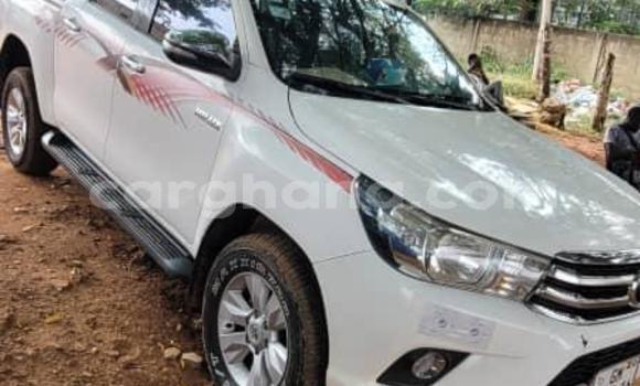 Ra Àlòkù Toyota Hilux funfun Ọkọ̀ in Kete–Krachi ni Volta Ra Àlòkù Toyota Hilux funfun Ọkọ̀ in Kete–Krachi ni Volta