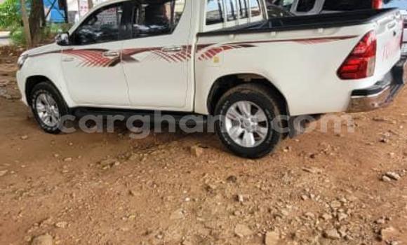 Ra Àlòkù Toyota Hilux funfun Ọkọ̀ in Kete–Krachi ni Volta Ra Àlòkù Toyota Hilux funfun Ọkọ̀ in Kete–Krachi ni Volta