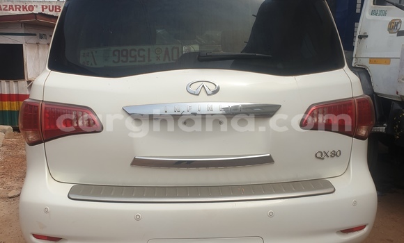 Sayi Na hannu Infiniti QX80 White Mota in Kumasi a Ashanti Sayi Na hannu Infiniti QX80 White Mota in Kumasi a Ashanti