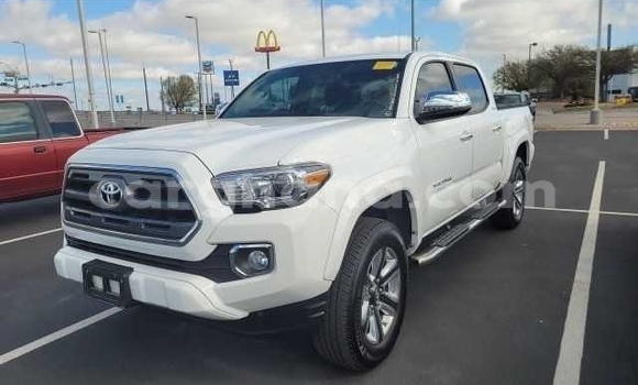 Buy Used Toyota Tacoma White Car in Accra in Greater Accra Buy Used Toyota Tacoma White Car in Accra in Greater Accra