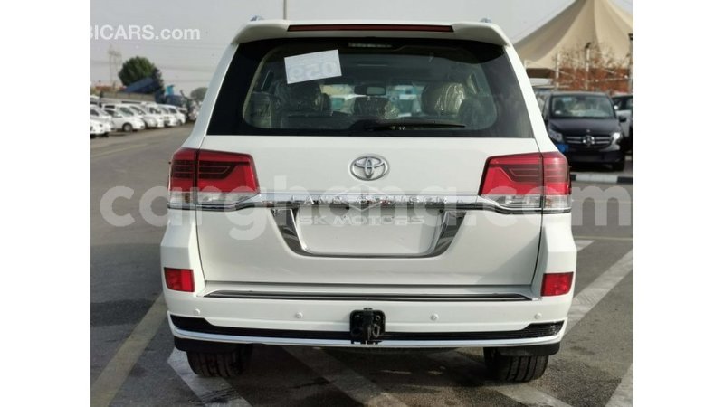 Big with watermark toyota land cruiser ashanti import dubai 42740