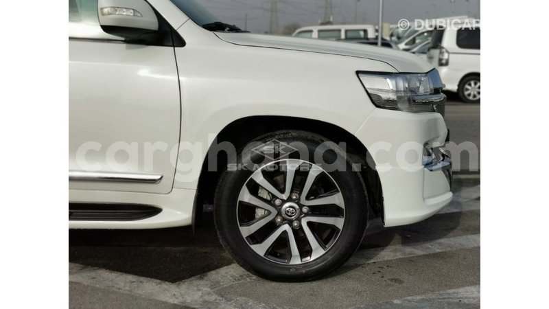 Big with watermark toyota land cruiser ashanti import dubai 42740