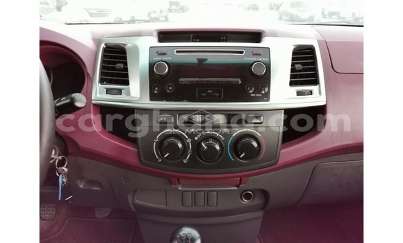 Ra Imported Toyota Hilux funfun Ọkọ̀ in Import - Dubai ni Ashanti Ra Imported Toyota Hilux funfun Ọkọ̀ in Import - Dubai ni Ashanti
