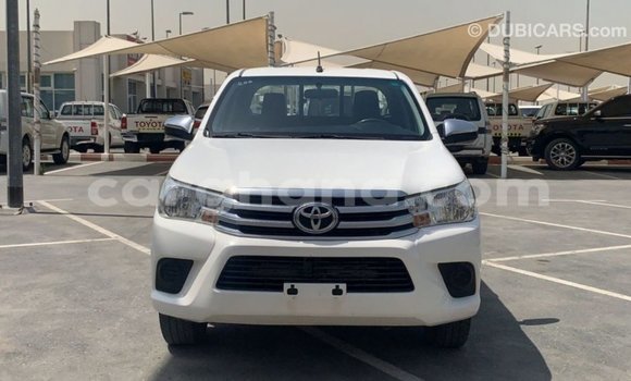 Ra Imported Toyota Hilux funfun Ọkọ̀ in Import - Dubai ni Ashanti Ra Imported Toyota Hilux funfun Ọkọ̀ in Import - Dubai ni Ashanti