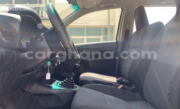 Ra Imported Toyota Hilux funfun Ọkọ̀ in Import - Dubai ni Ashanti Ra Imported Toyota Hilux funfun Ọkọ̀ in Import - Dubai ni Ashanti