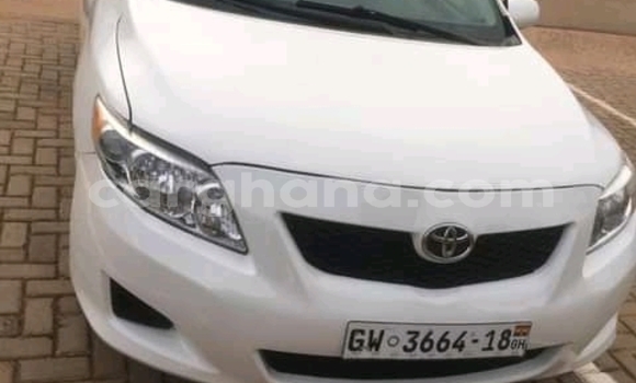Sayi Na hannu Toyota Corolla White Mota in Accra a Greater Accra Sayi Na hannu Toyota Corolla White Mota in Accra a Greater Accra