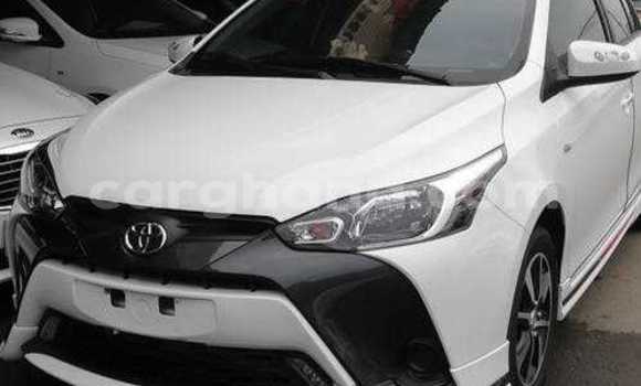 Buy Used Toyota Yaris White Car in Accra in Greater Accra Buy Used Toyota Yaris White Car in Accra in Greater Accra