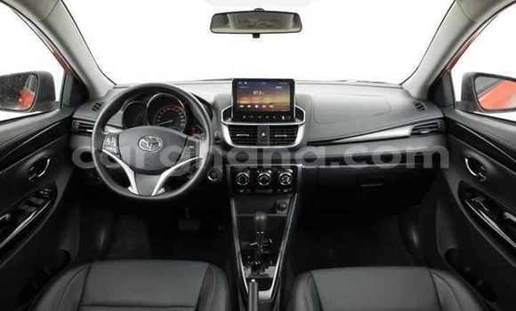 Ra Àlòkù Toyota Yaris funfun Ọkọ̀ in Accra ni Greater Accra Ra Àlòkù Toyota Yaris funfun Ọkọ̀ in Accra ni Greater Accra