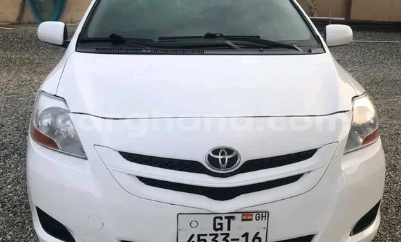 Buy Used Toyota Yaris White Car in Accra in Greater Accra