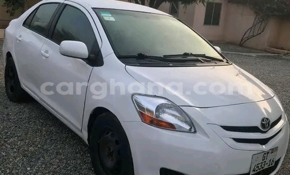 Sayi Na hannu Toyota Yaris White Mota in Accra a Greater Accra Sayi Na hannu Toyota Yaris White Mota in Accra a Greater Accra