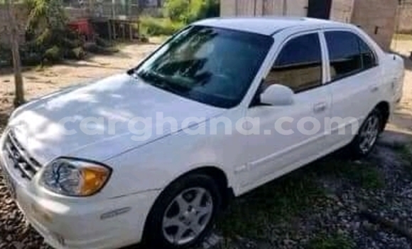 Sayi Na hannu Hyundai Accent White Mota in Accra a Greater Accra Sayi Na hannu Hyundai Accent White Mota in Accra a Greater Accra