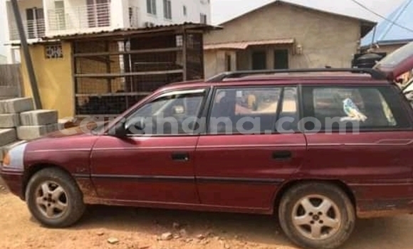 Sayi Na hannu Opel Astra Red Mota in Accra a Greater Accra Sayi Na hannu Opel Astra Red Mota in Accra a Greater Accra
