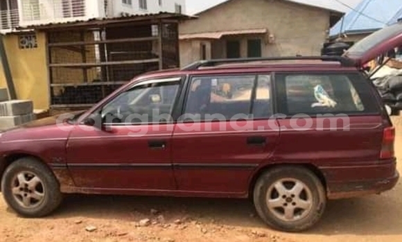 Sayi Na hannu Opel Astra Red Mota in Accra a Greater Accra Sayi Na hannu Opel Astra Red Mota in Accra a Greater Accra
