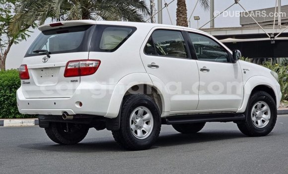 Ra Imported Toyota Fortuner funfun Ọkọ̀ in Import - Dubai ni Ashanti Ra Imported Toyota Fortuner funfun Ọkọ̀ in Import - Dubai ni Ashanti