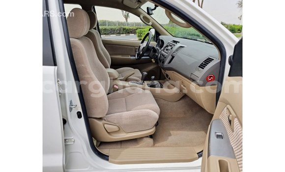 Ra Imported Toyota Fortuner funfun Ọkọ̀ in Import - Dubai ni Ashanti Ra Imported Toyota Fortuner funfun Ọkọ̀ in Import - Dubai ni Ashanti