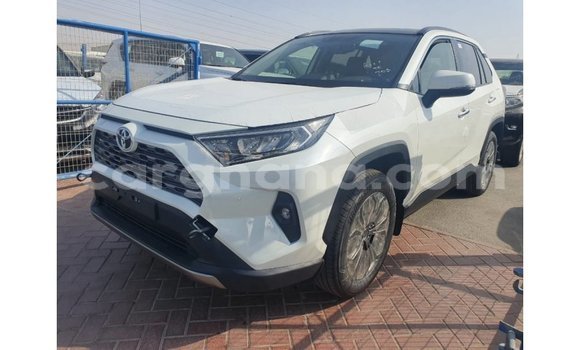 Buy Import Toyota 4Runner White Car in Import - Dubai in Ashanti Buy Import Toyota 4Runner White Car in Import - Dubai in Ashanti