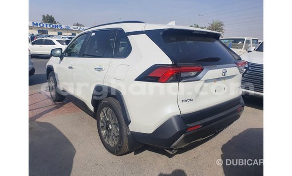 Buy Import Toyota 4Runner White Car in Import - Dubai in Ashanti Buy Import Toyota 4Runner White Car in Import - Dubai in Ashanti