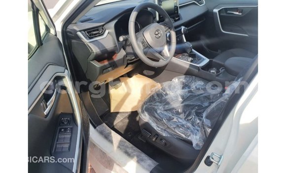 Buy Import Toyota 4Runner White Car in Import - Dubai in Ashanti Buy Import Toyota 4Runner White Car in Import - Dubai in Ashanti